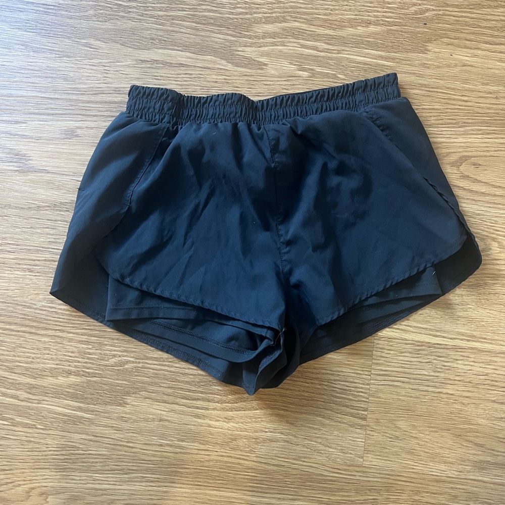 Girlfriend collective black trail shorts size small